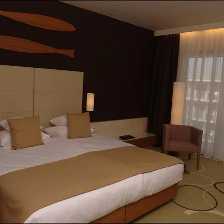 Hotel Velence & 4*